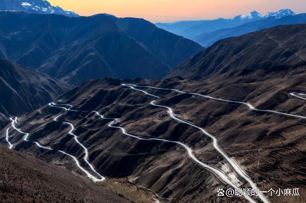 我国十大网红公路：独库公路上榜，第一几乎囊括所有地形