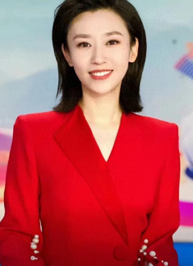 黄大仙三肖三码必中三肖,《新闻联播》迎来首位90后女主播！穿旗袍气质非凡，颜值不输董卿