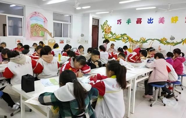 澳门澳彩资料大全正版资料下载,官方通知，将全面排查中小学重点班快慢班，整治掐尖招生等现象