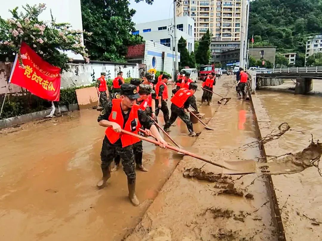 2024新澳门正版免费资料_最新：遭遇罕见短时局地暴雨，杭州富阳全力救援｜台风“杜苏芮”升级！路径有变！