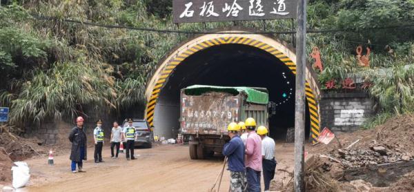 一码一肖100准中,连夜驰援，已转移1100多人！富阳遭遇罕见短时局地暴雨，最新情况→  第10张