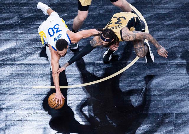 今晚必中一码一肖澳门_篮球——NBA常规赛：猛龙不敌勇士