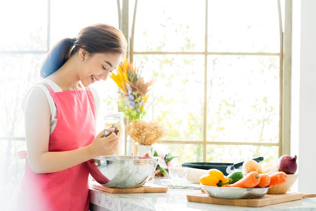 新澳2024年精准资料32期,揭秘健康饮食奥秘，营养平衡让你活力四溢