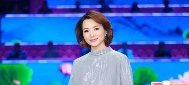 管家婆白小姐开奖记录,5位电视女主持人，“电视一姐”董卿颜值垫底，最美主播是谁？  第1张