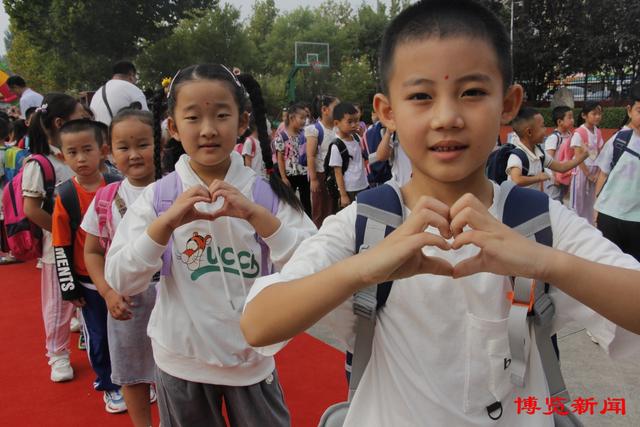 4777777最快开奖挂牌,时光恰好 初秋相见——9月1日淄博市中小学正式开学  第30张