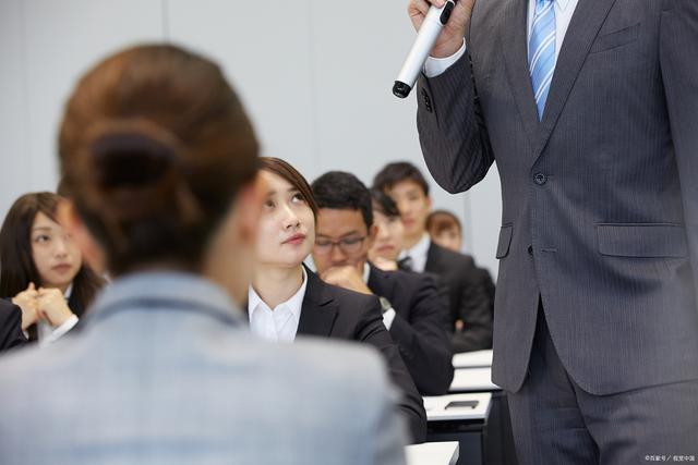 新澳门近15期历史记录,大学生求职：掌握这些技巧，让你在求职大军中脱颖而出