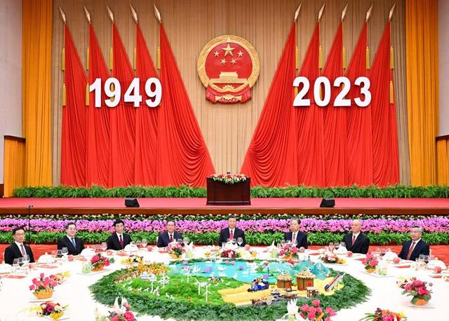 2024澳门精准正版资料_时政微观察丨奋进的中国