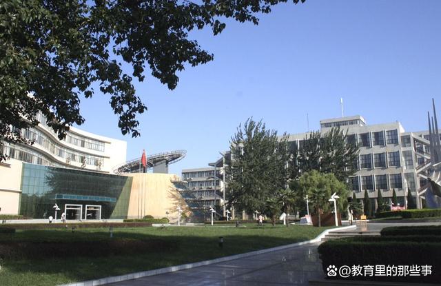 澳门王中王100期期准_河南一学院将更名为大学，新校名遭吐槽，起个好名字太难了  第4张