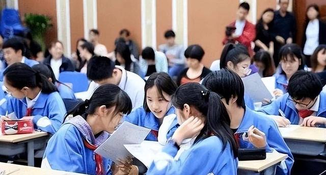 2024澳门正版资料大全免费,预计明年2月开学后，中小学学制或将调整为“522”，家长拍手叫好  第1张