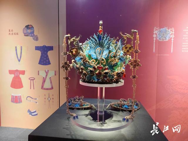 澳门正版资料大全资料,“惟日与月——明万历文物专题展”武博开展