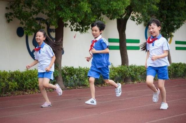 2024新澳门天天开好彩大全,好通知！中小学上学时间或“延后”，学生开心，家长可以放心了