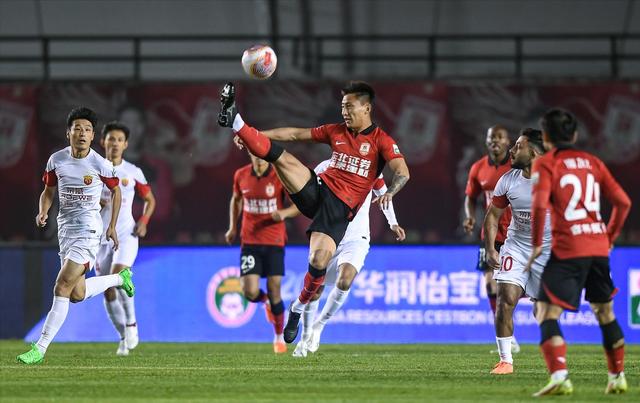 澳门精准王中王三肖三码2021应用_2-0到4-3！海港赢下中超对攻大战，武磊31球破纪录！亚泰虽败犹荣  第2张