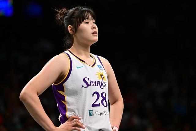 澳门六开彩天天开奖结果生肖卡,李月汝：告别WNBA，聚焦WCBA，未来或以养老身份回归  第4张